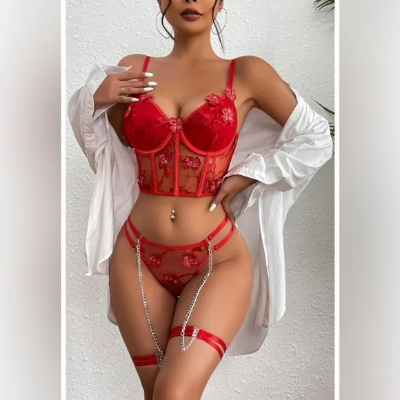 054 Women Underwire Lingerie Set