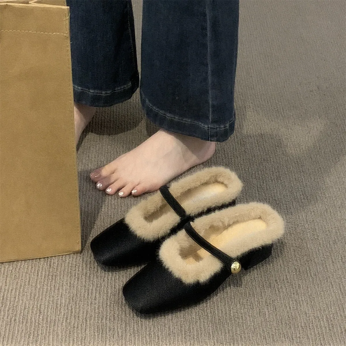 2025  popular new autumn and winter fluffy shoes wear women's shoes thick heel velvet cotton shoes temperament  bag head half slippers