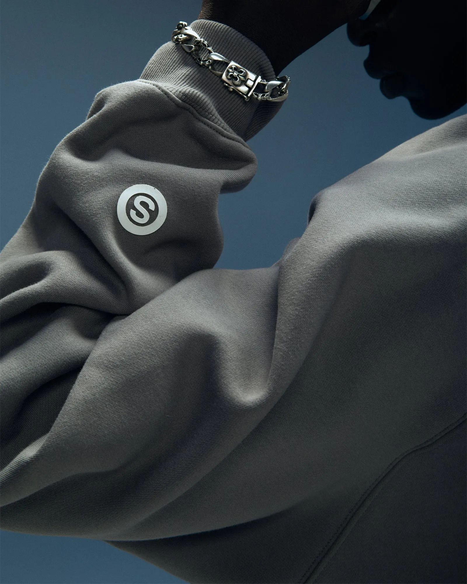 BACK LOGO CREWNECK COOL GREY