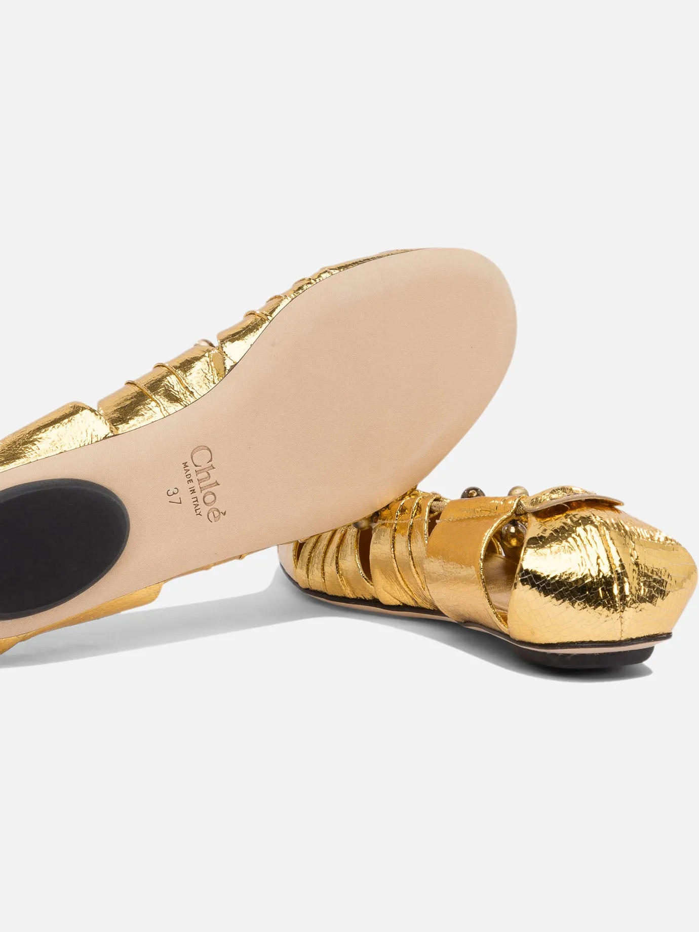 Ballet flats cut-out details