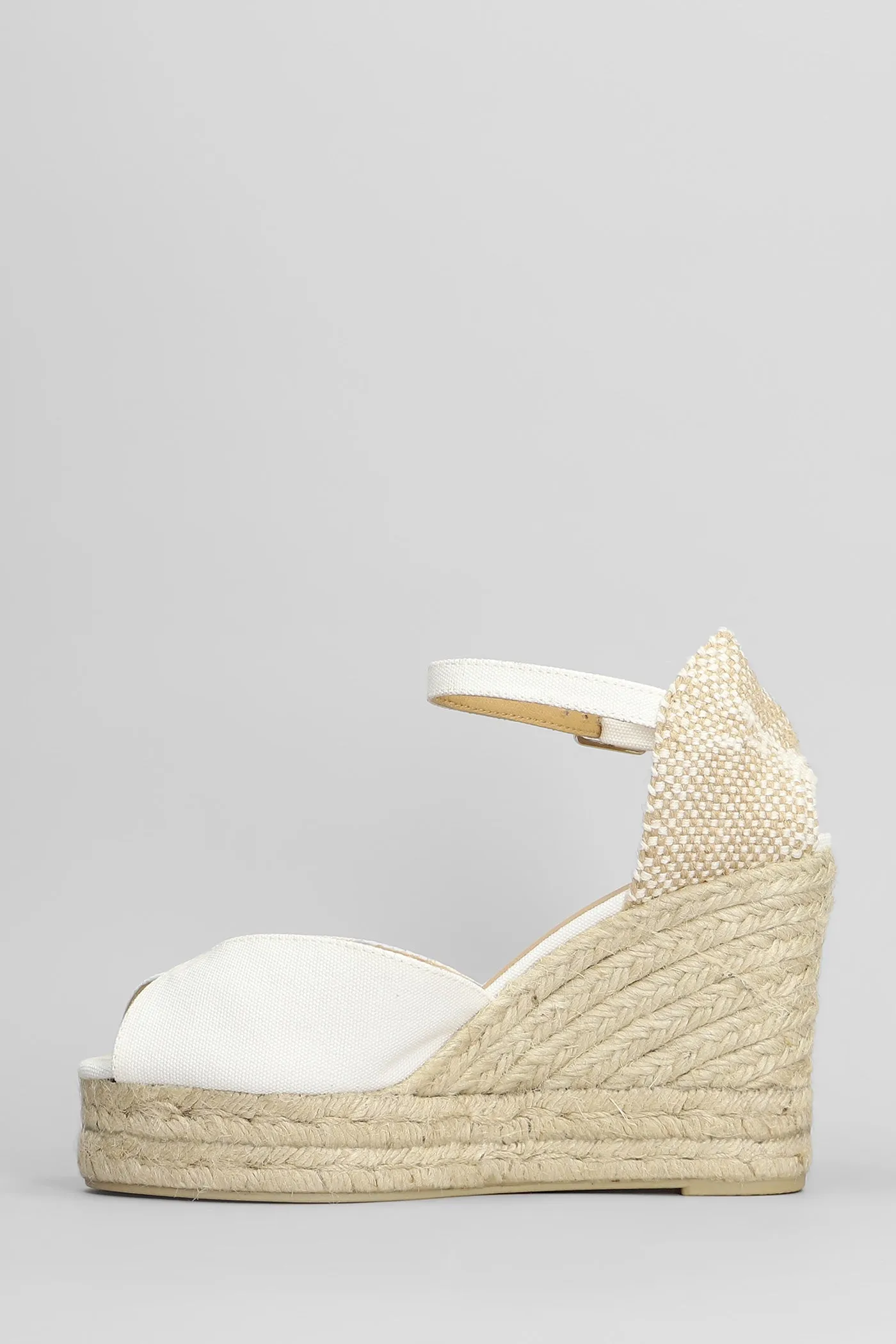 Bianca-8Ed-001 Wedges in white canvas