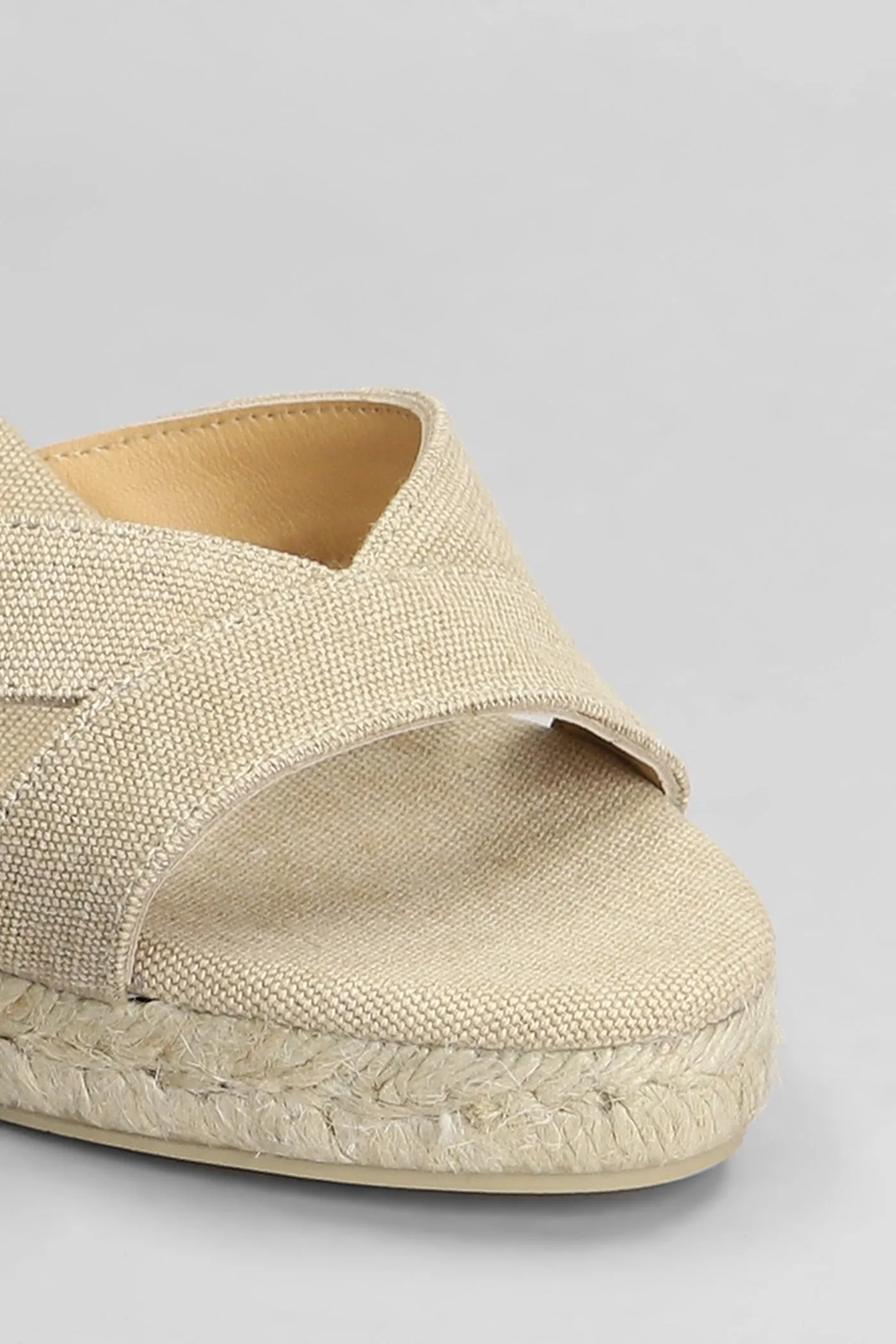 Bruna-6-002 Wedges in beige canvas