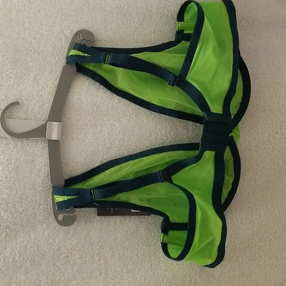 Cacique 42B Plunge Bra