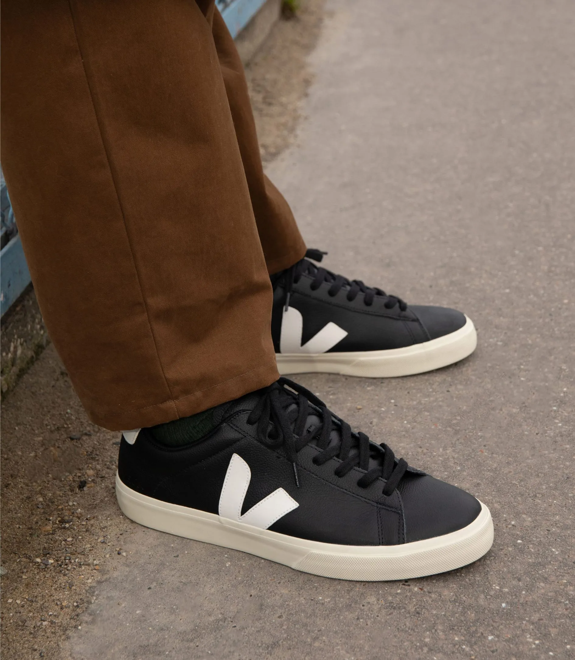 CAMPO LEATHER SNEAKERS (BLACK) - VEJA