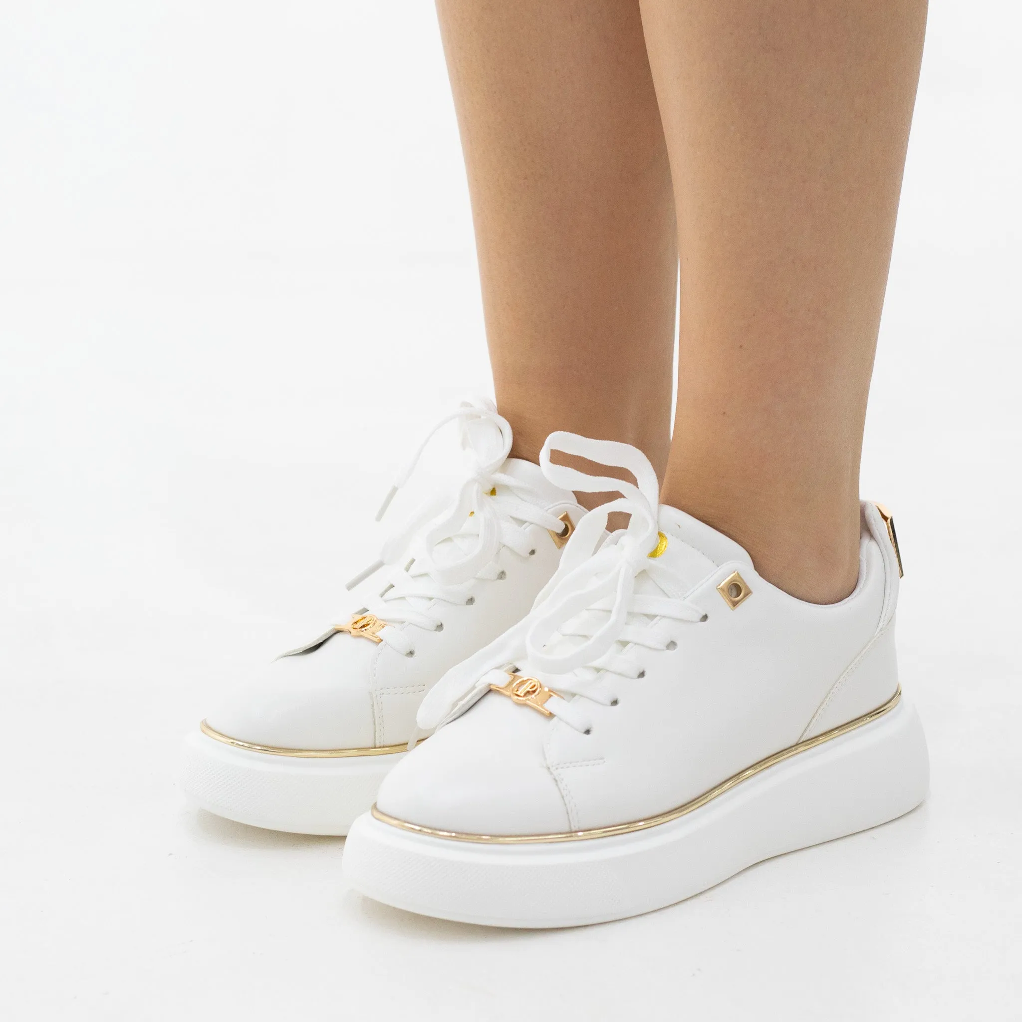 Carol lace-up casual sneaker