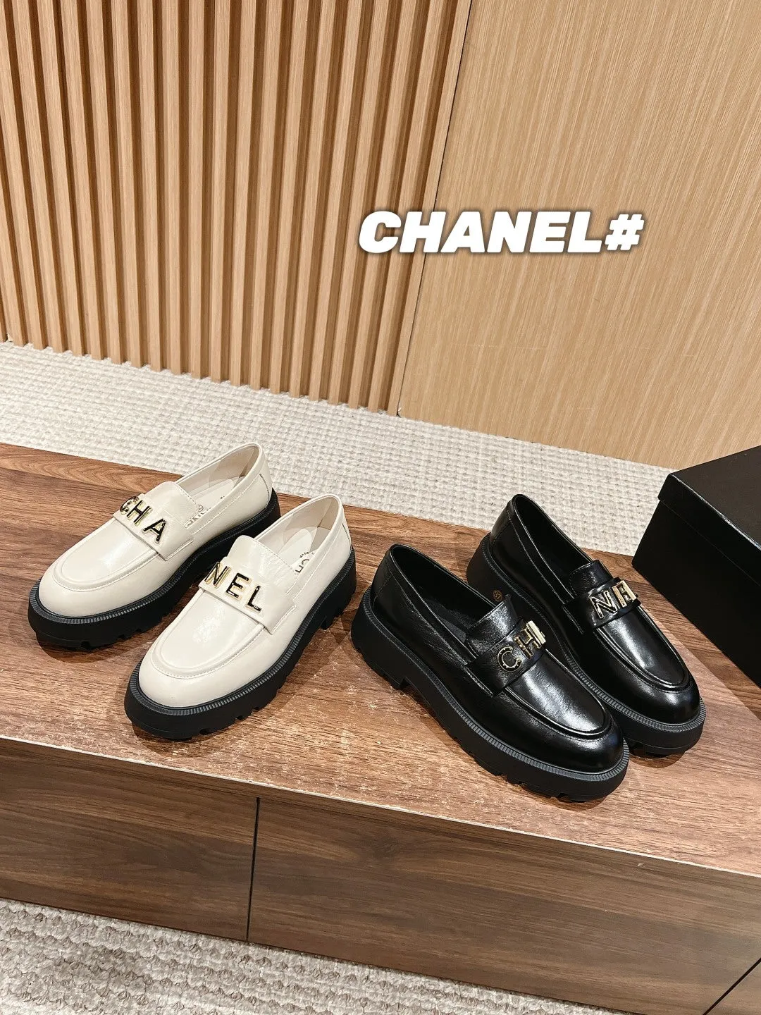 CH  Letter buckle loafers