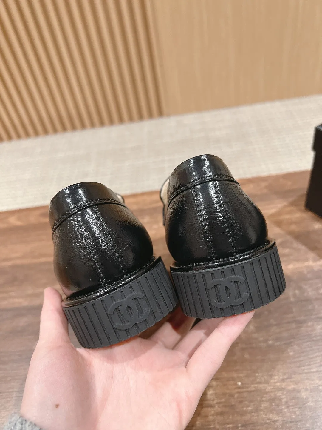 CH  𝟮𝟬𝟮𝟱/𝐬𝐬 new loafers