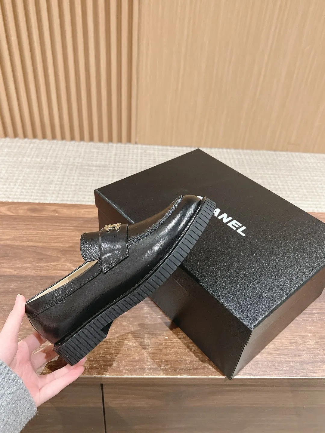 CH  𝟮𝟬𝟮𝟱/𝐬𝐬 new loafers