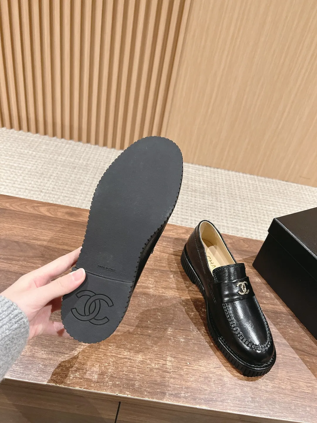 CH  𝟮𝟬𝟮𝟱/𝐬𝐬 new loafers