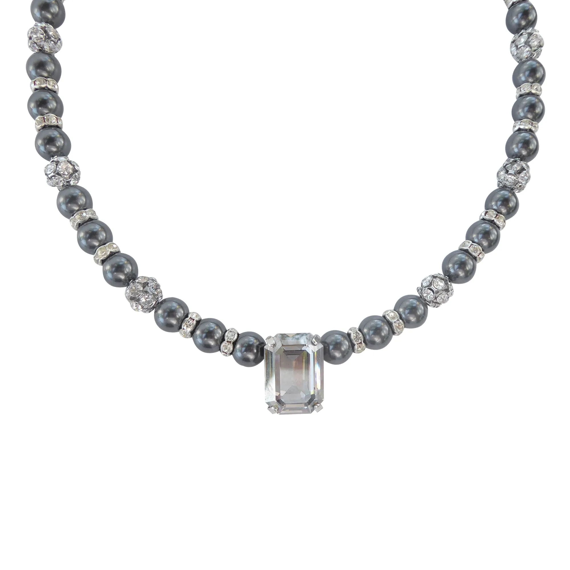Cinzento pearl necklace