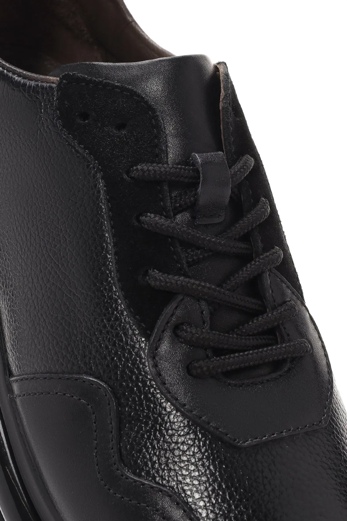 Erkek Siyah Kalın Tabanlı Bağcıklı Deri Casual Sneaker