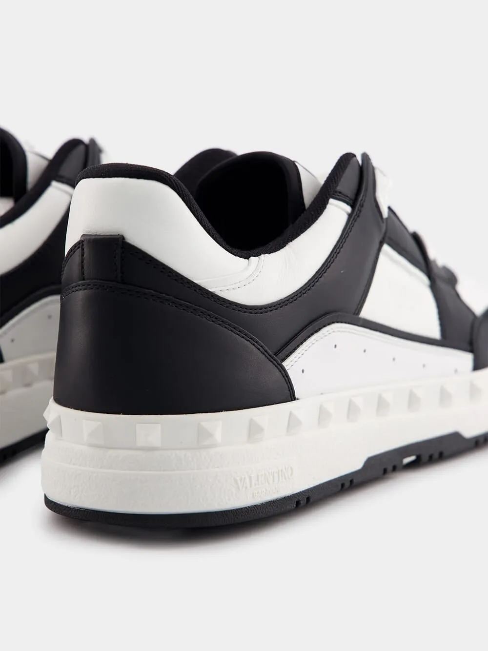 Freedots Low-Top Leather Sneakers