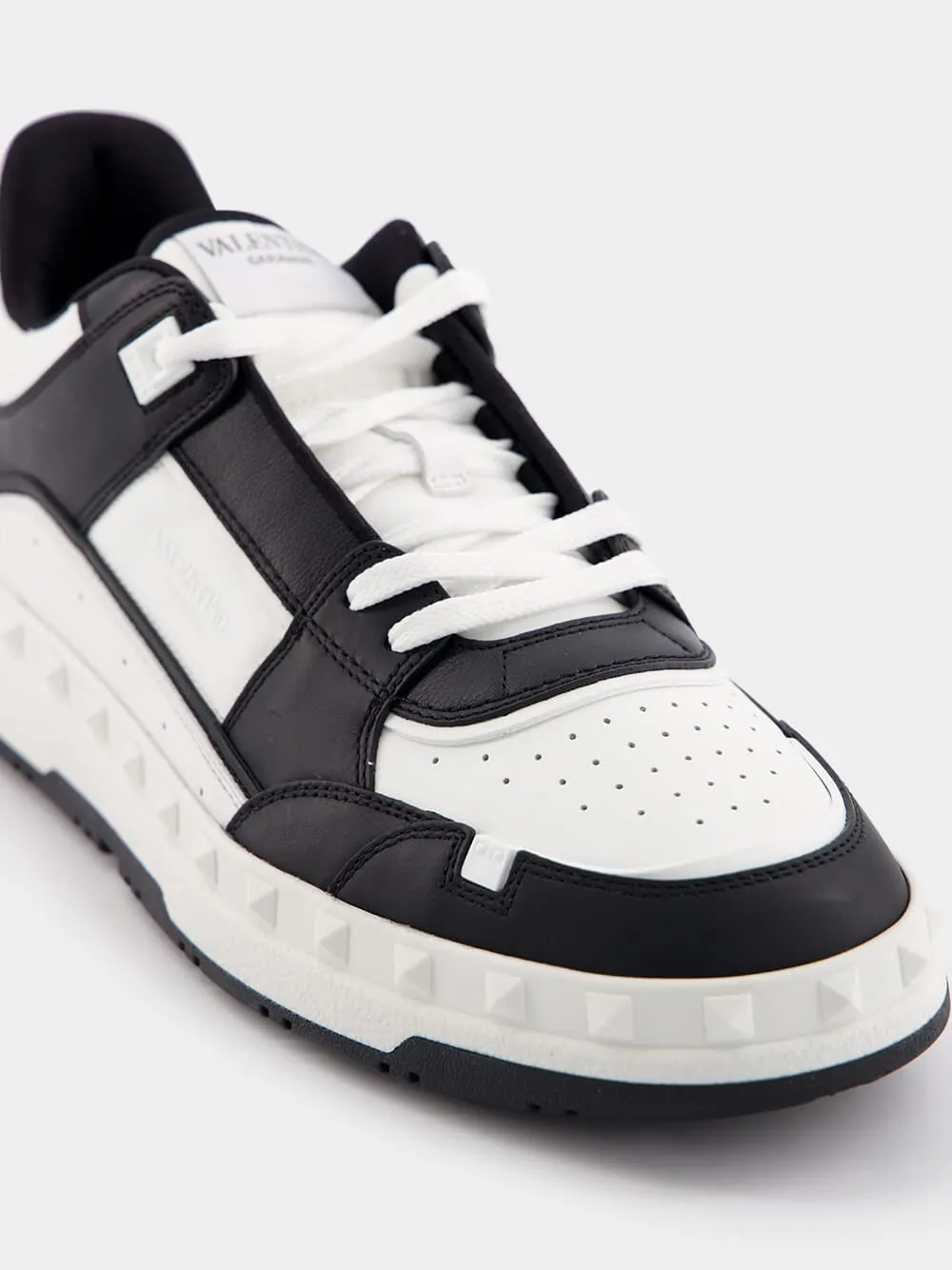 Freedots Low-Top Leather Sneakers