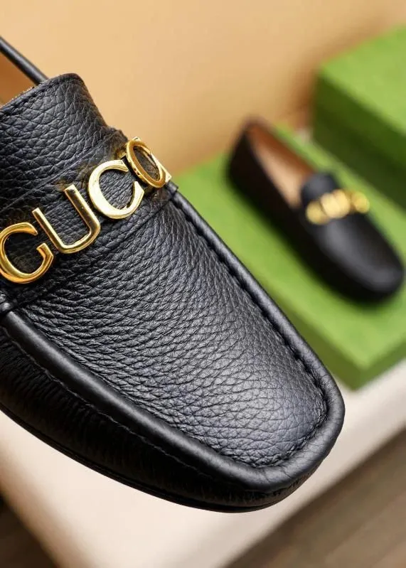 GUCCI || Cara Logo Embellished Textured Calf Leather Loafer For Men - Black