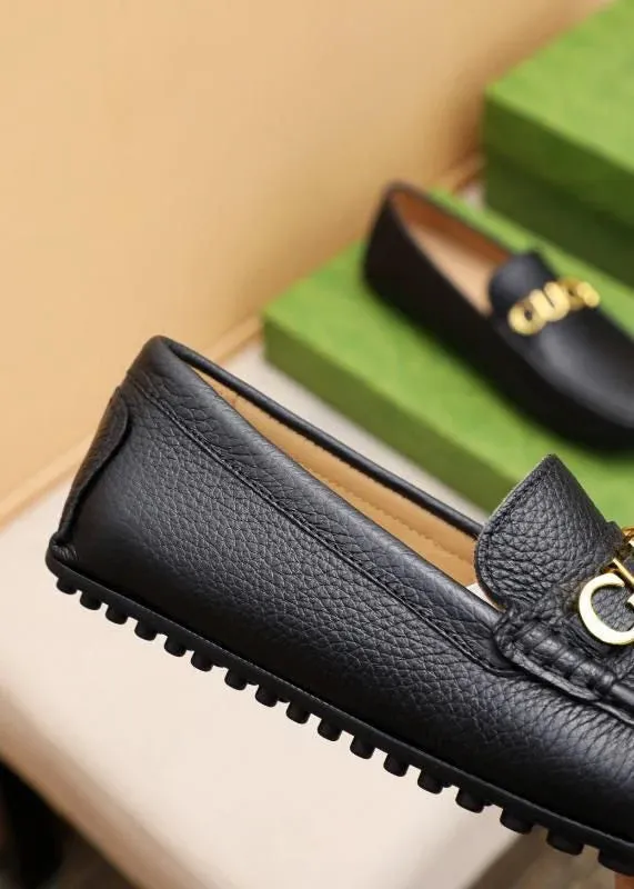 GUCCI || Cara Logo Embellished Textured Calf Leather Loafer For Men - Black