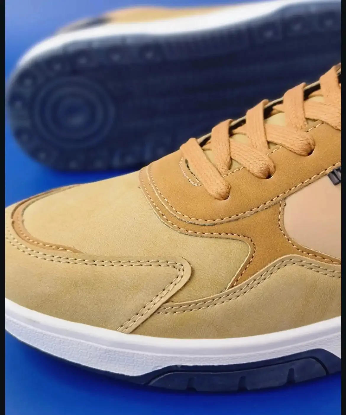 Lloyd & Pryce Tommy Bowe Willemse Oasis Camel Sneakers