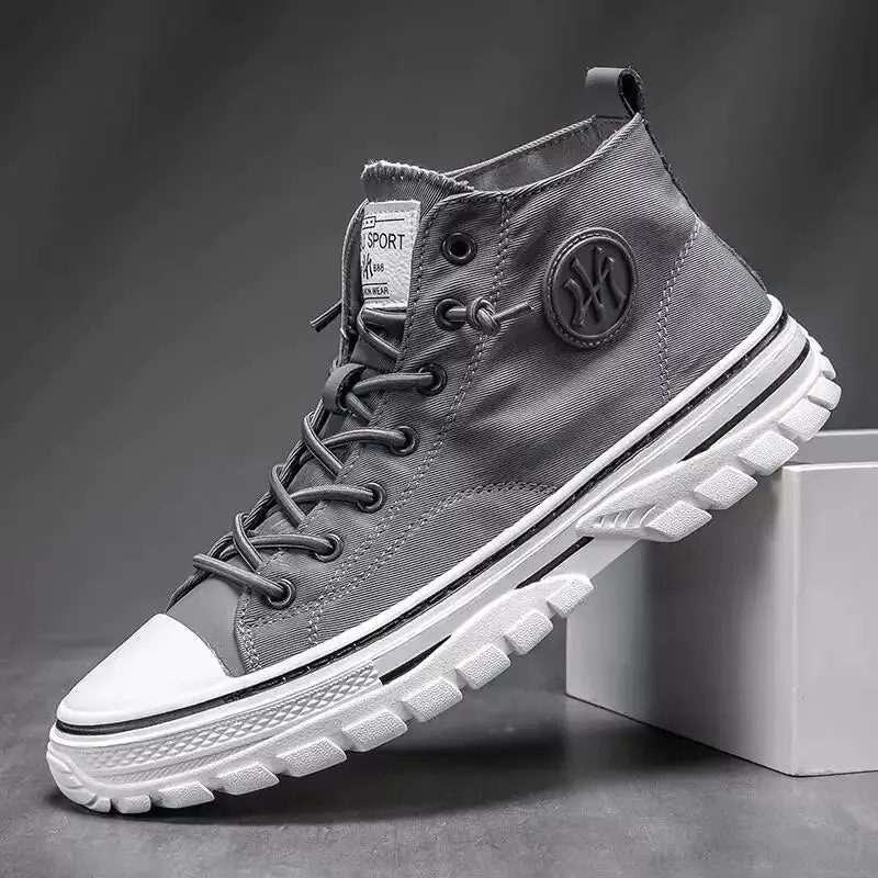 Monarch Edge Britannia Sneaker