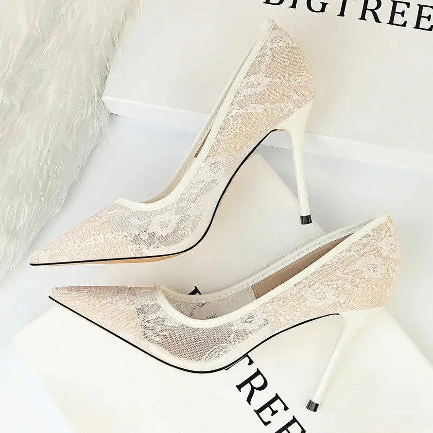 New Pointed Toe Mesh Hollow Lace Heels