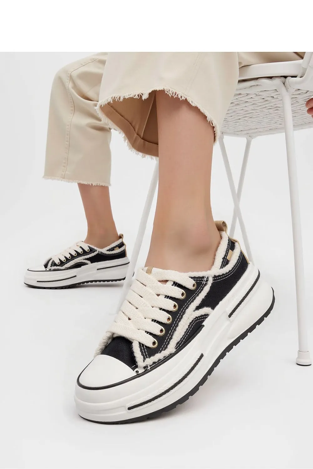 Sport Shoes Inello