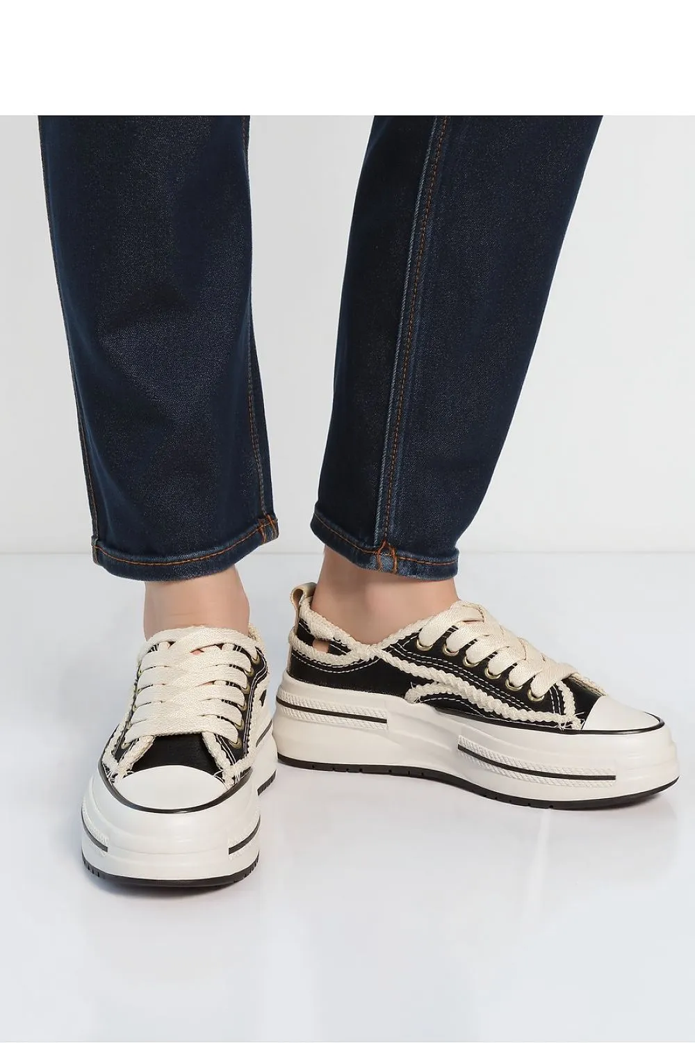 Sport Shoes Inello