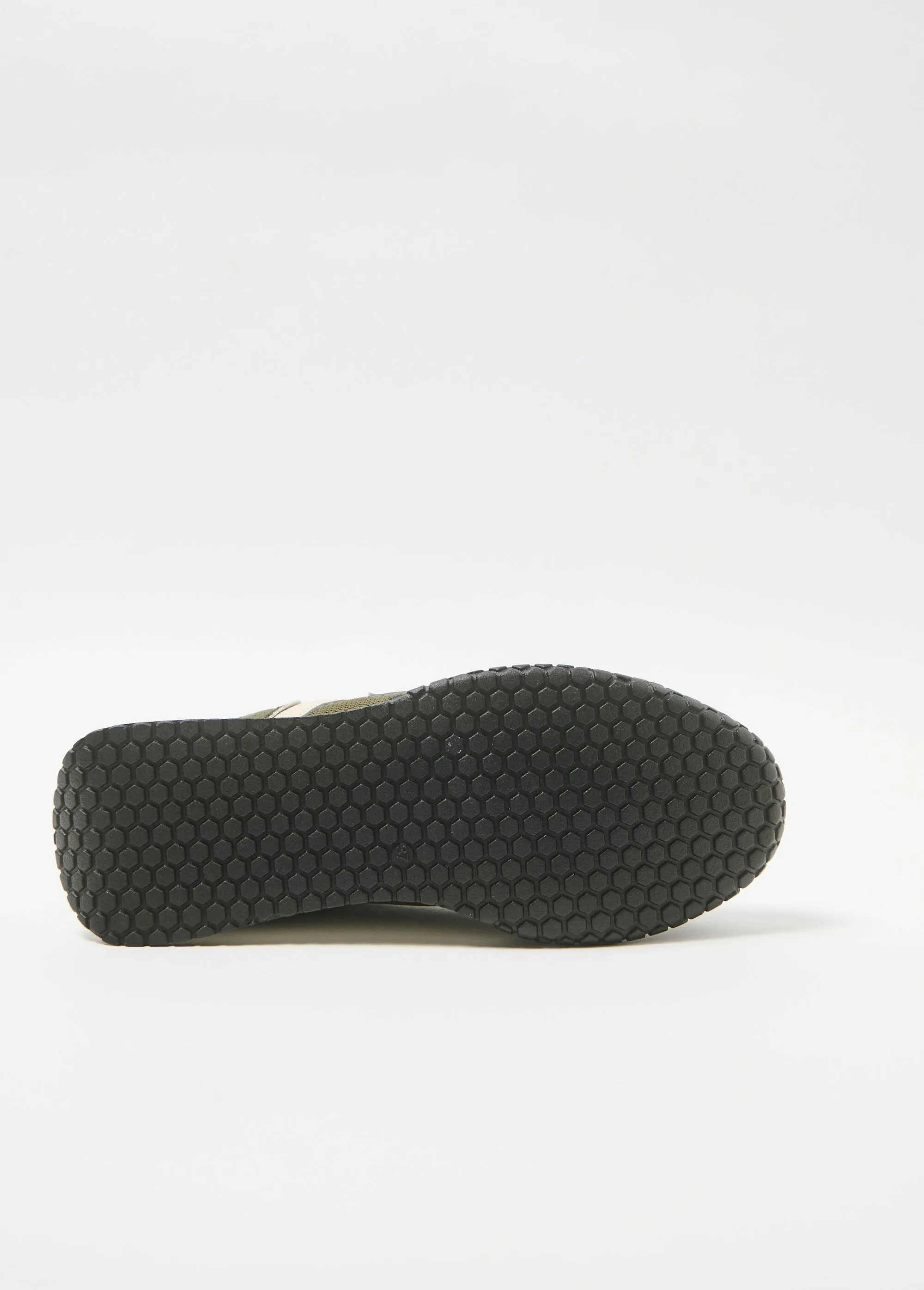 Trendy sneakers with thick lace-up soles