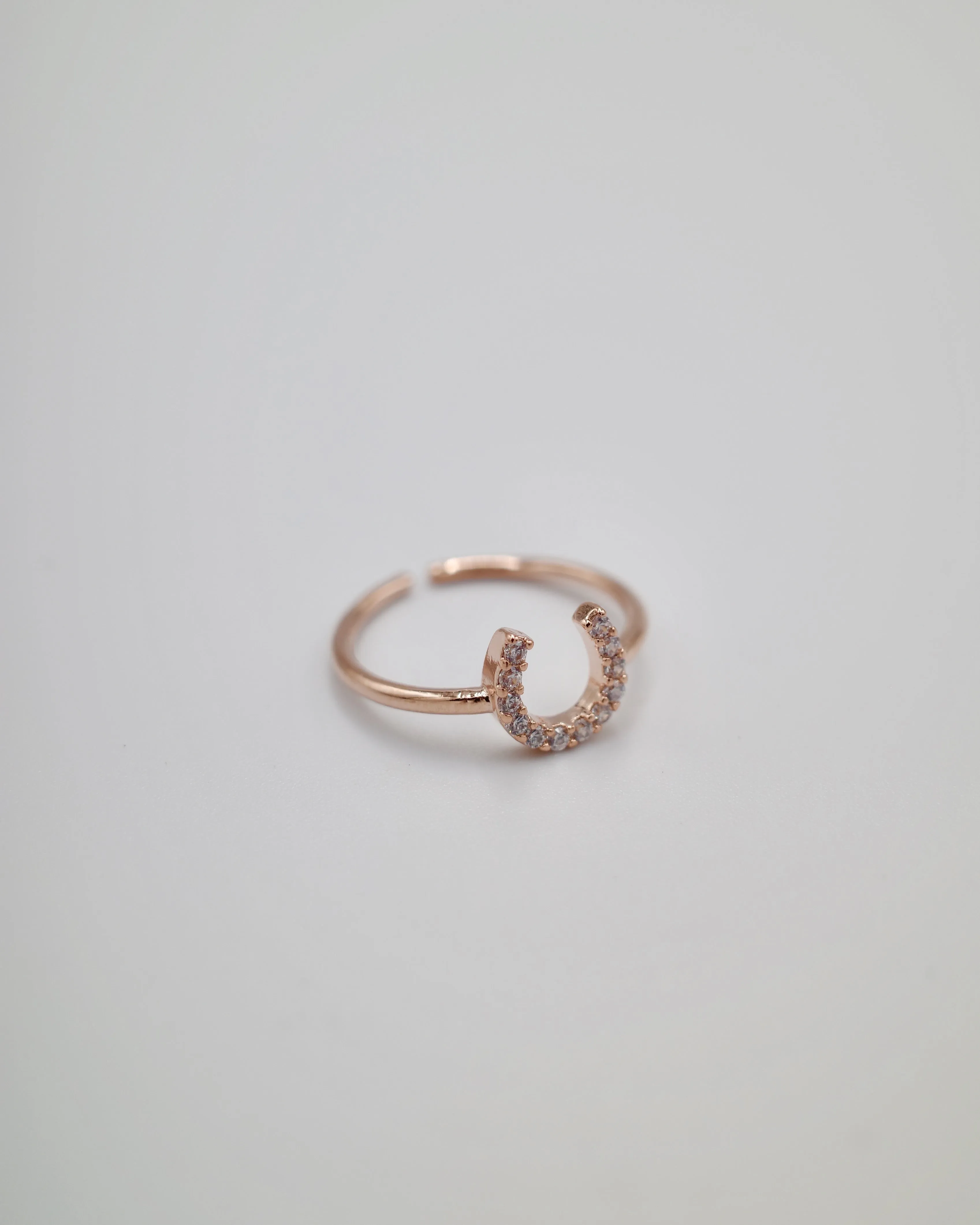 zir horse shoe ring