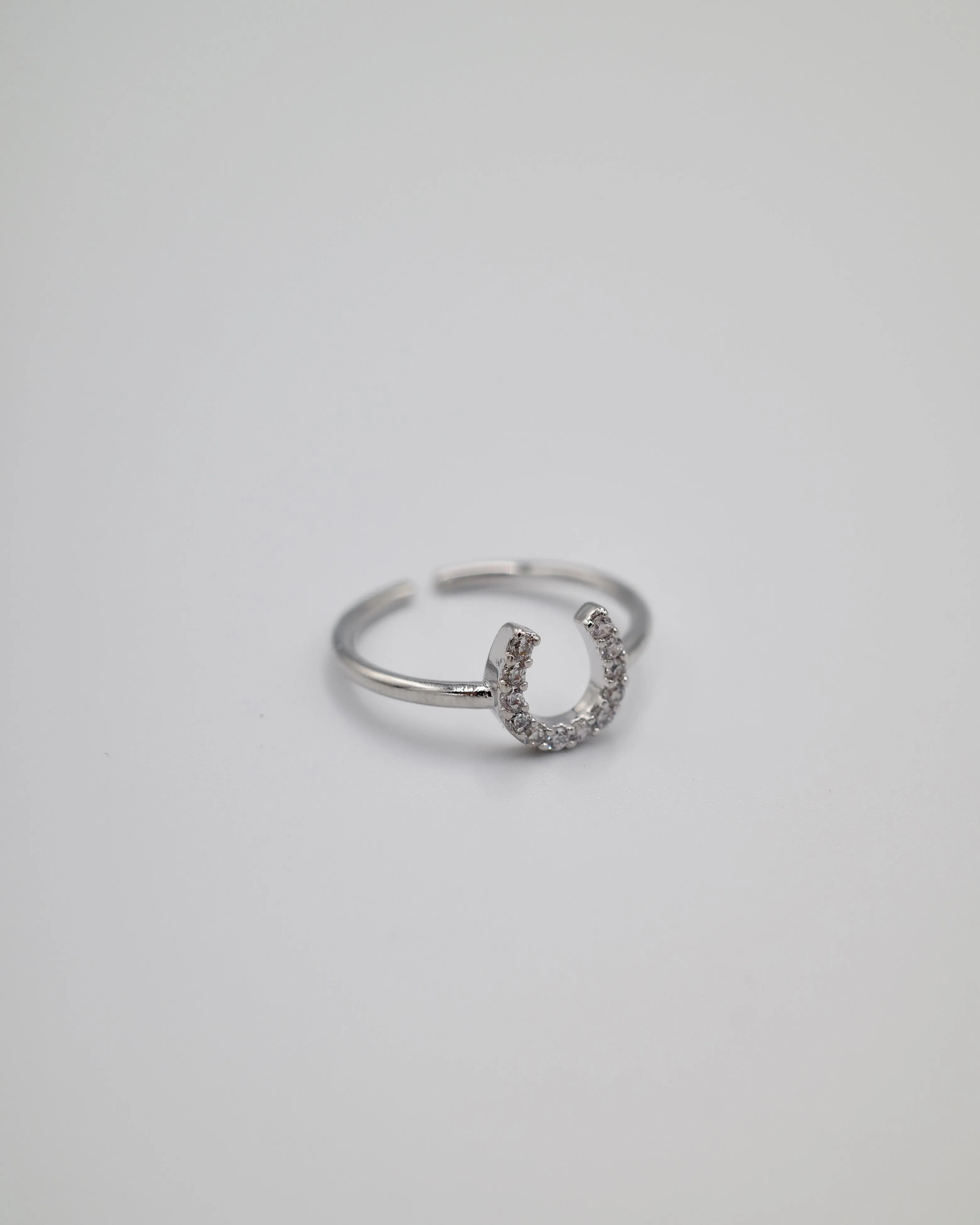 zir horse shoe ring
